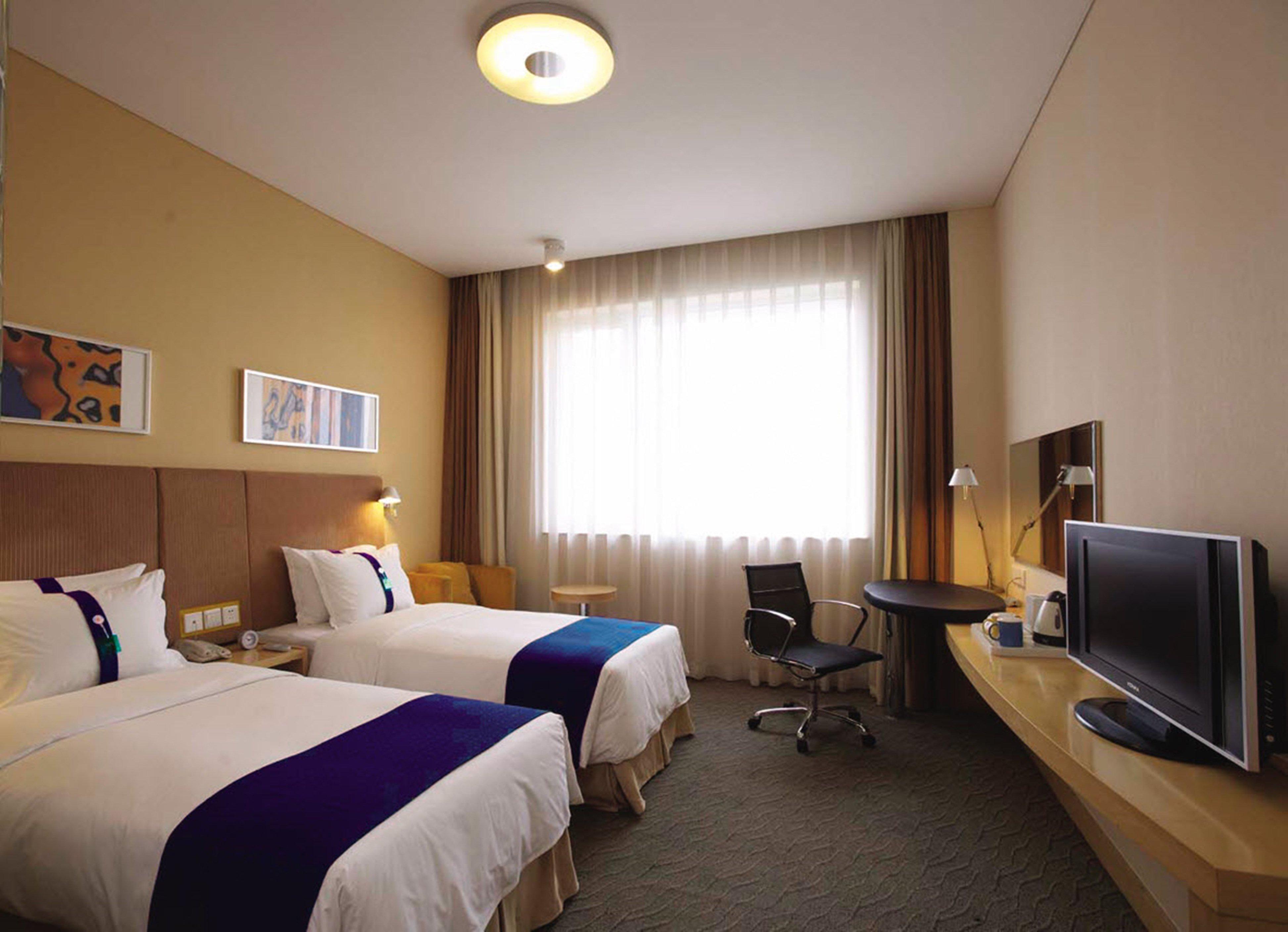 Holiday Inn Express Shanghai Zhenping By Ihg Exterior photo